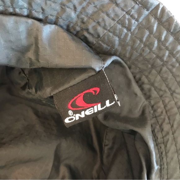 O’NEILL | Official O’Neill Hawaiian Flowers Surf Bucket Hat - Picture 5 of 8